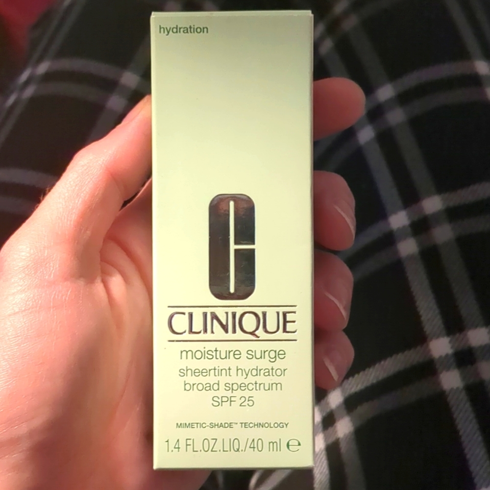Clinique Moisture Surge Sheertint Hydrator